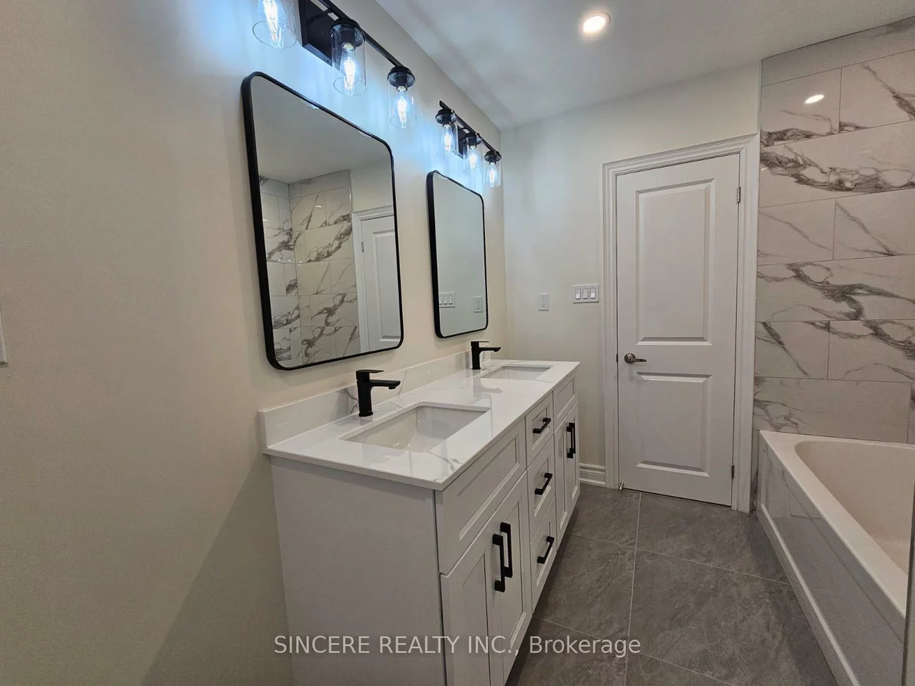 32, Colonnade, Bayview Woods-Steeles, Toronto