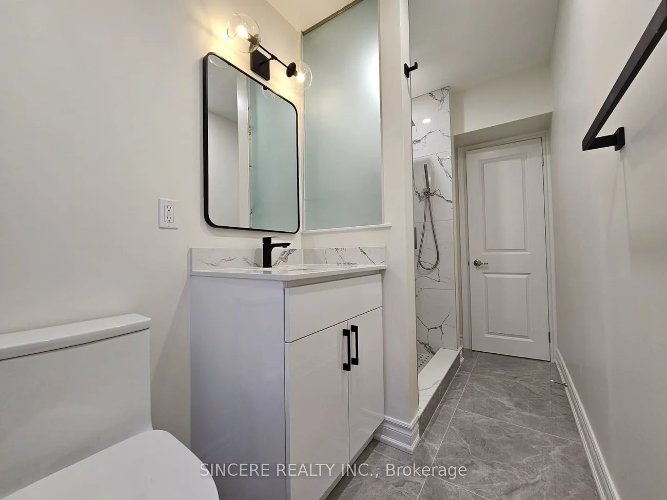 32, Colonnade, Bayview Woods-Steeles, Toronto