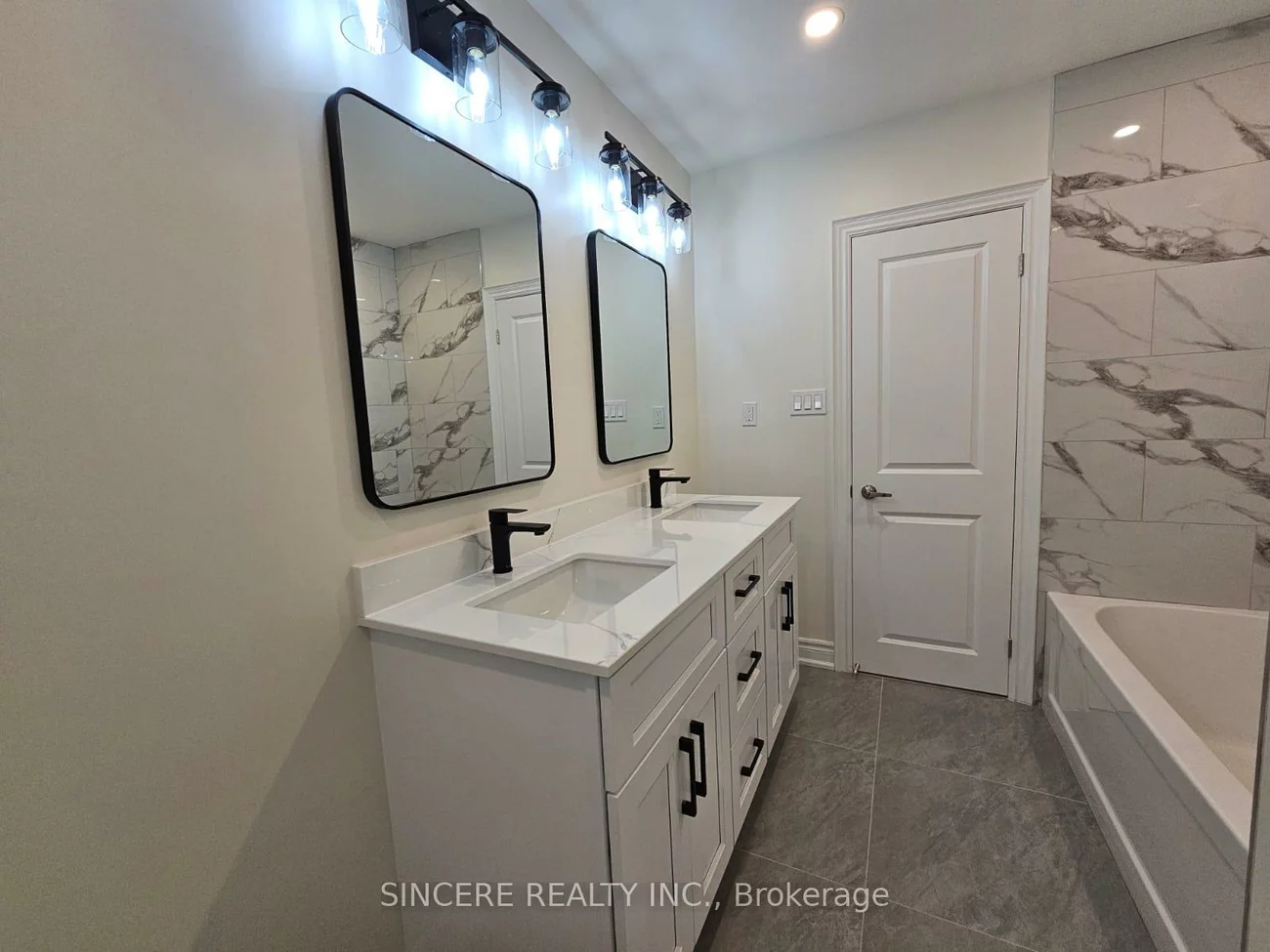 32, Colonnade, Bayview Woods-Steeles, Toronto