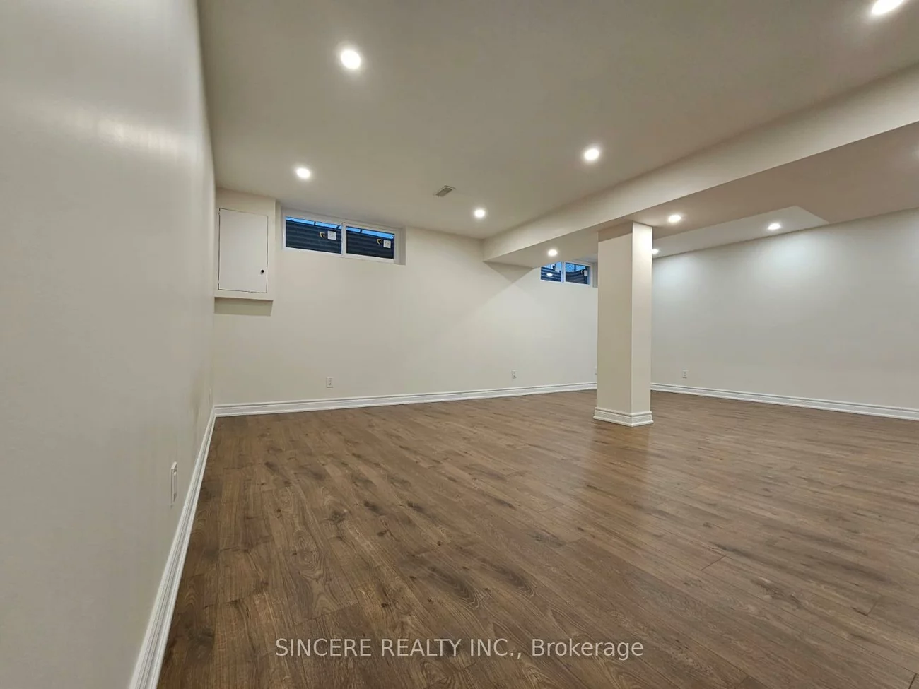 32, Colonnade, Bayview Woods-Steeles, Toronto