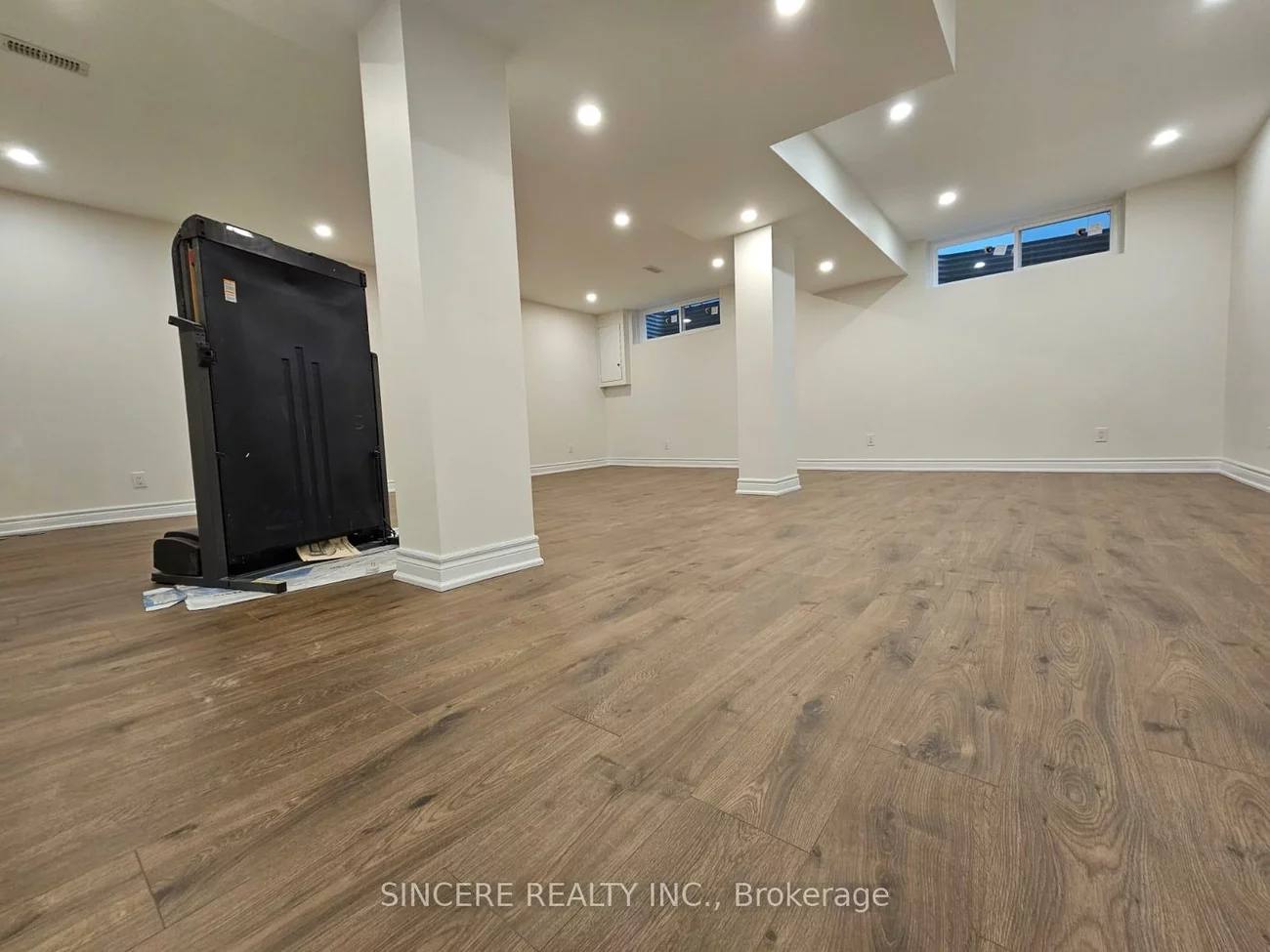 32, Colonnade, Bayview Woods-Steeles, Toronto