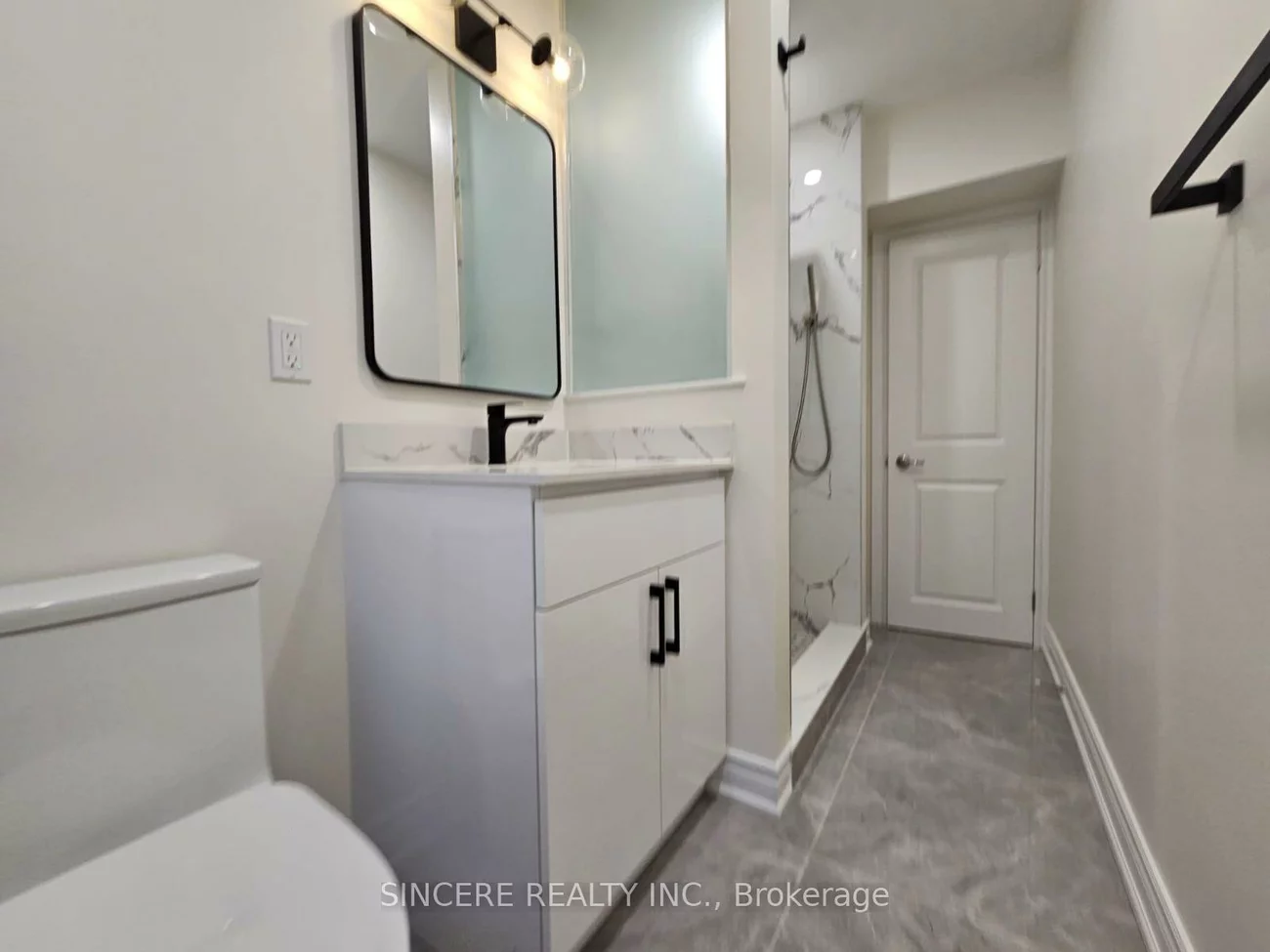 32, Colonnade, Bayview Woods-Steeles, Toronto