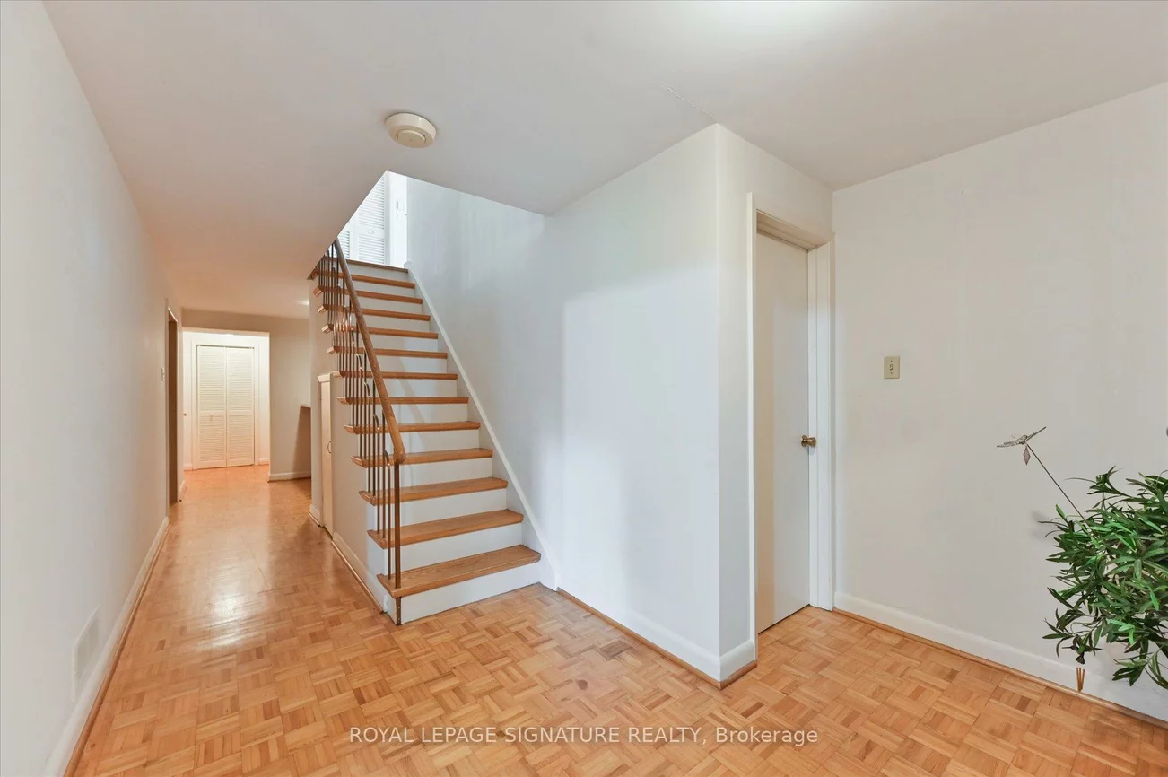 143, Sweeney, Victoria Village, Toronto