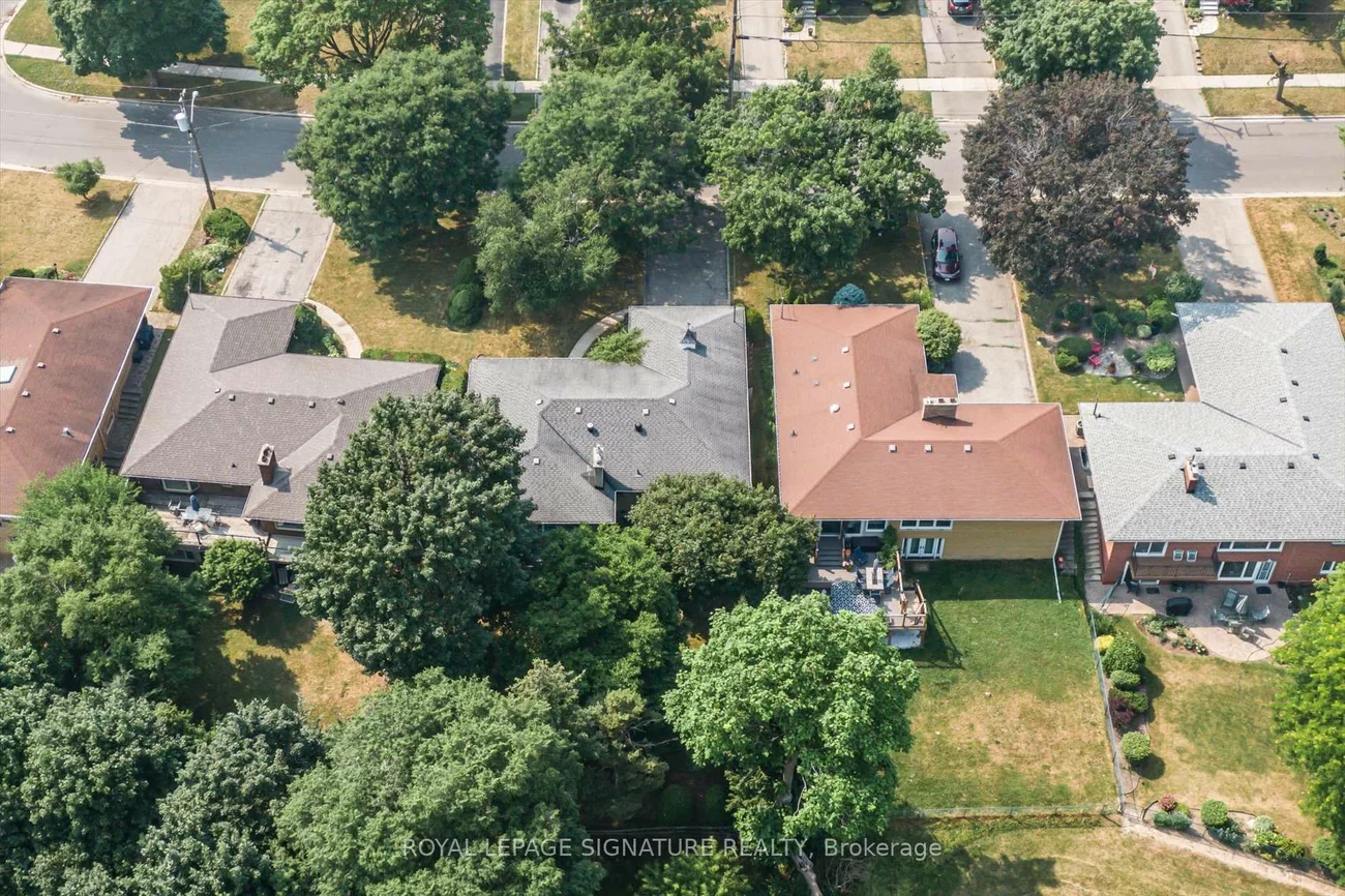 143, Sweeney, Victoria Village, Toronto