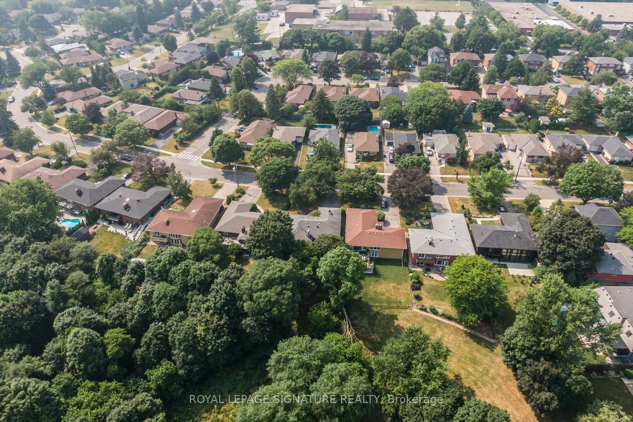 143, Sweeney, Victoria Village, Toronto