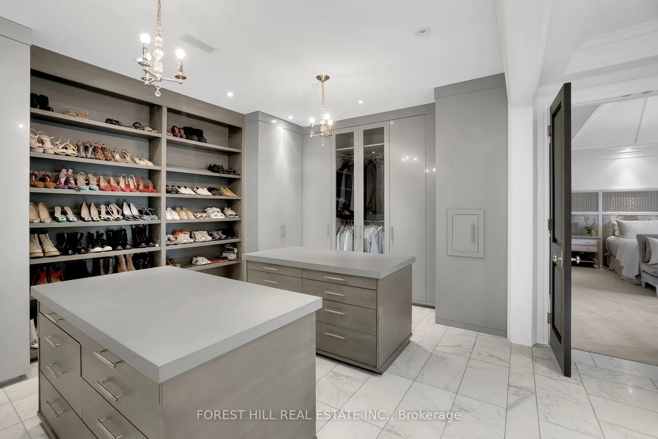 12, Burmont, Forest Hill North, Toronto