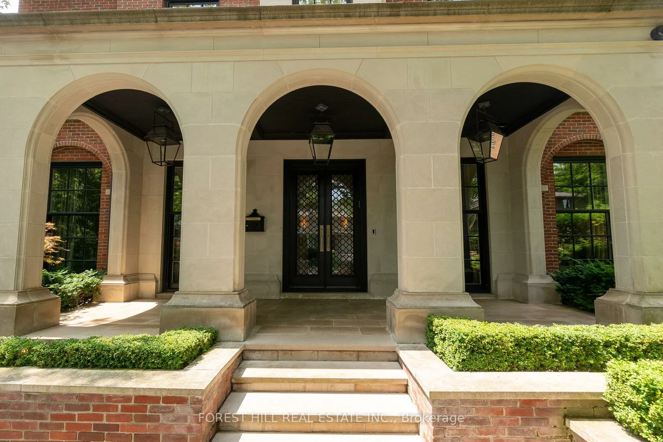 12, Burmont, Forest Hill North, Toronto