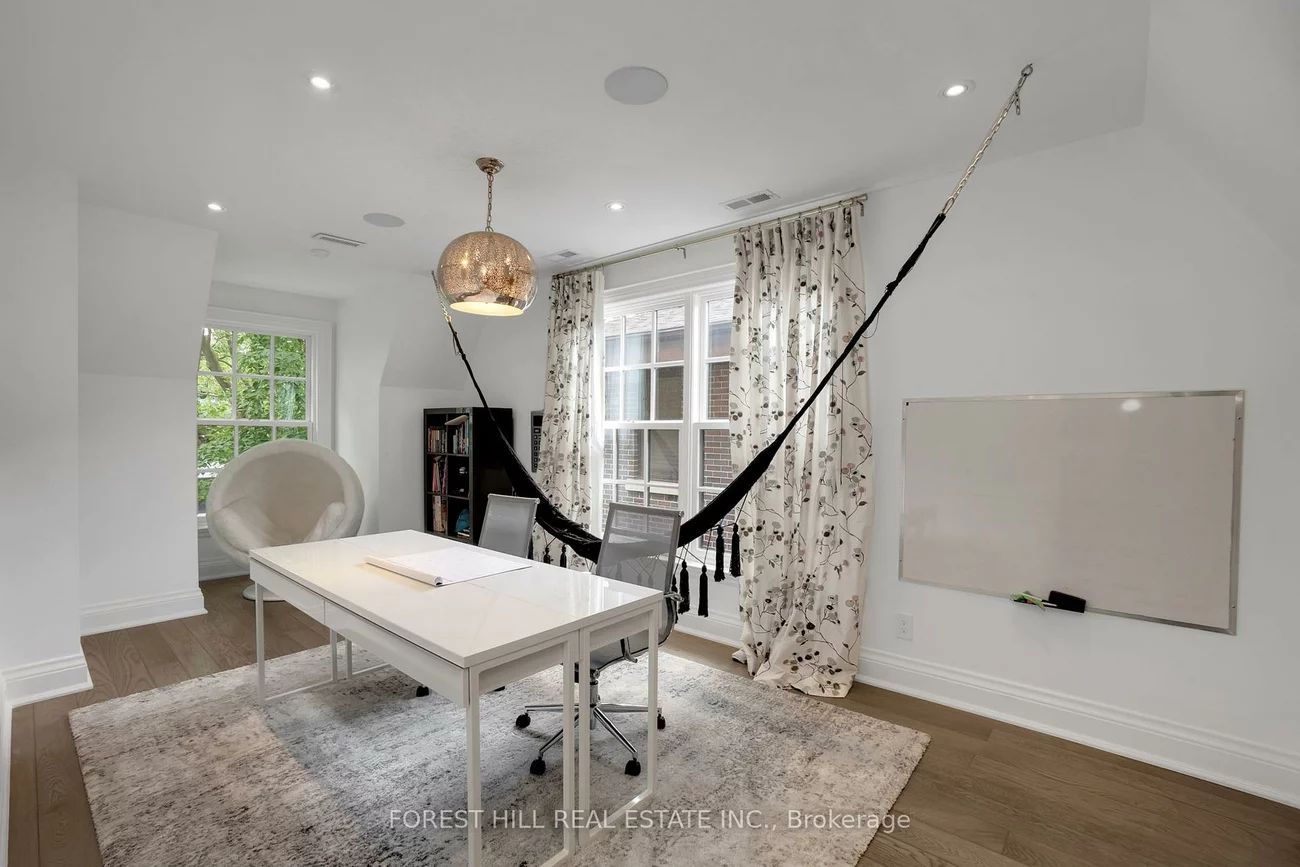 12, Burmont, Forest Hill North, Toronto