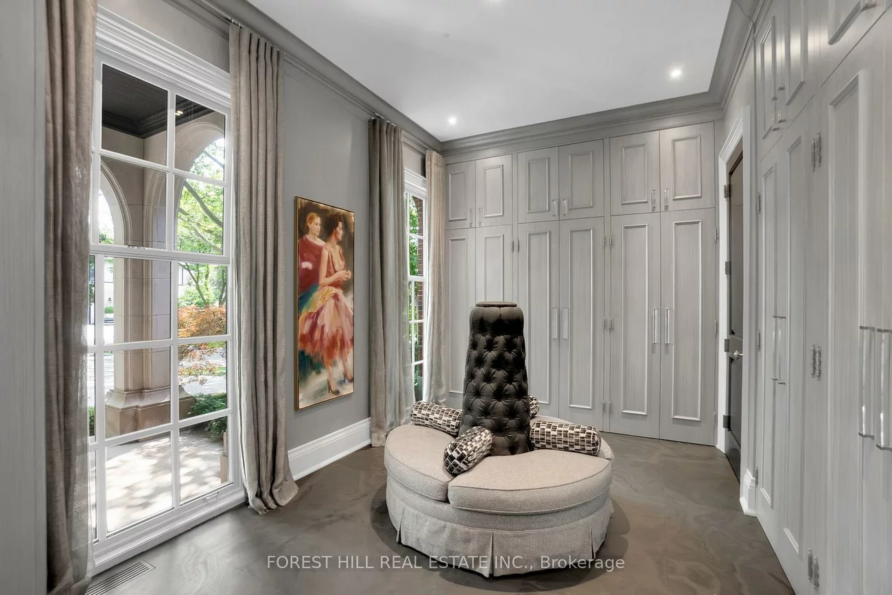 12, Burmont, Forest Hill North, Toronto