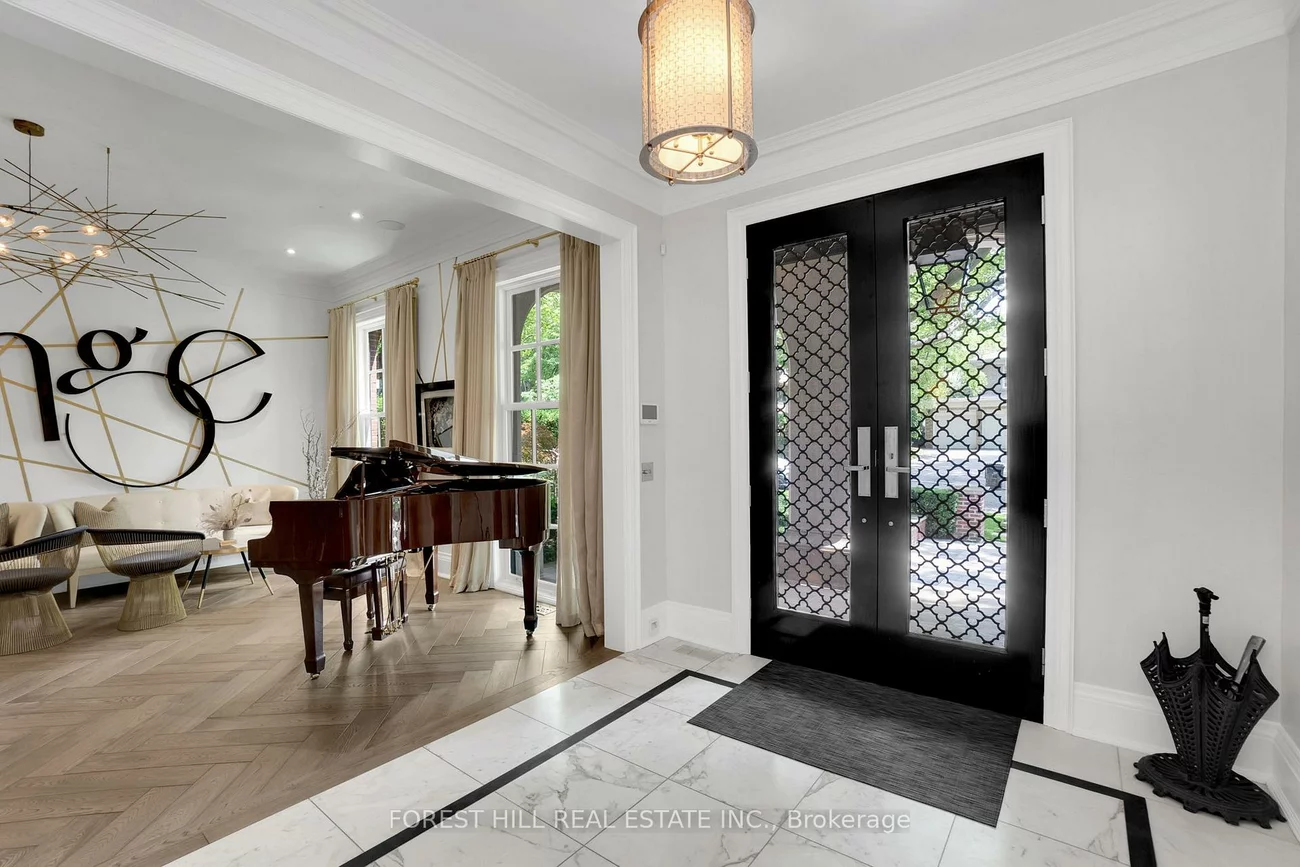 12, Burmont, Forest Hill North, Toronto