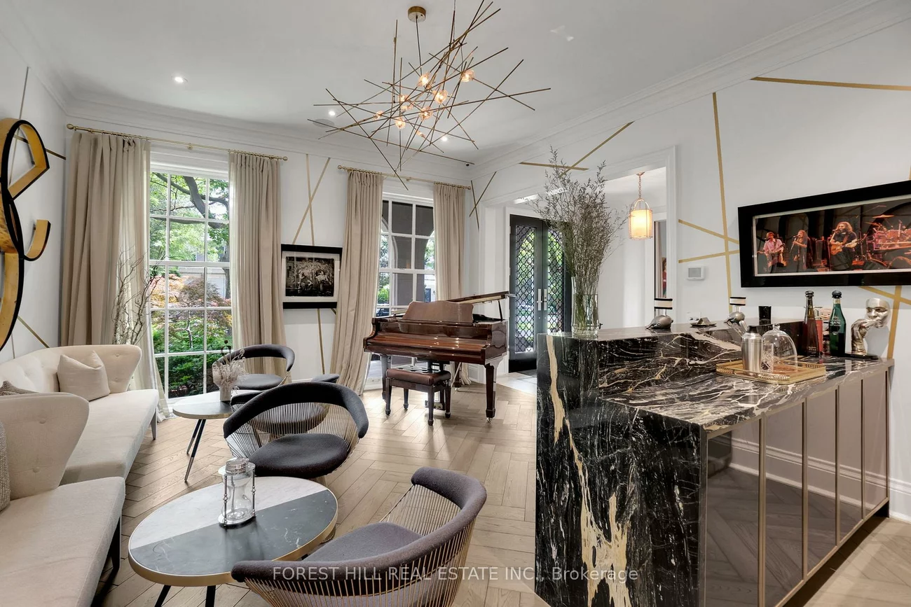 12, Burmont, Forest Hill North, Toronto