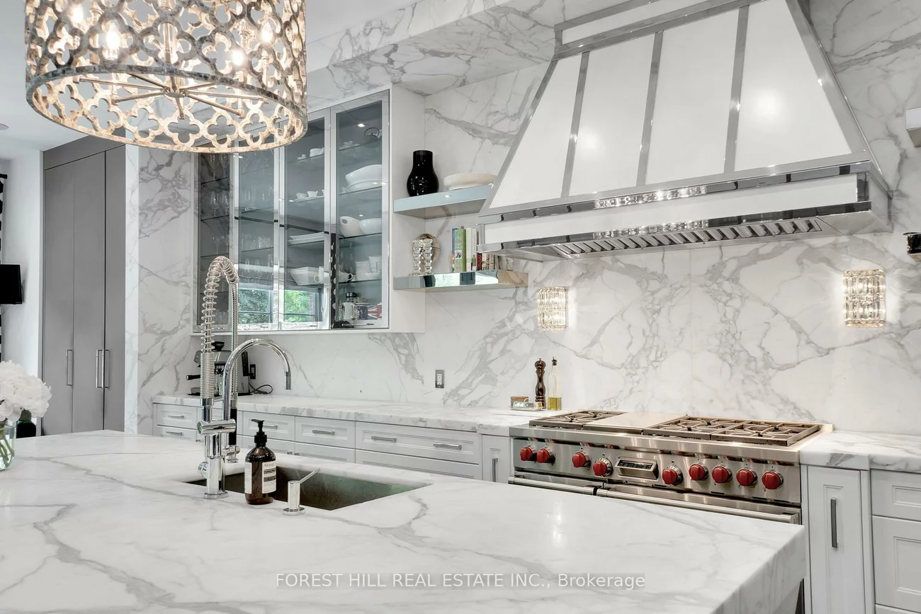 12, Burmont, Forest Hill North, Toronto