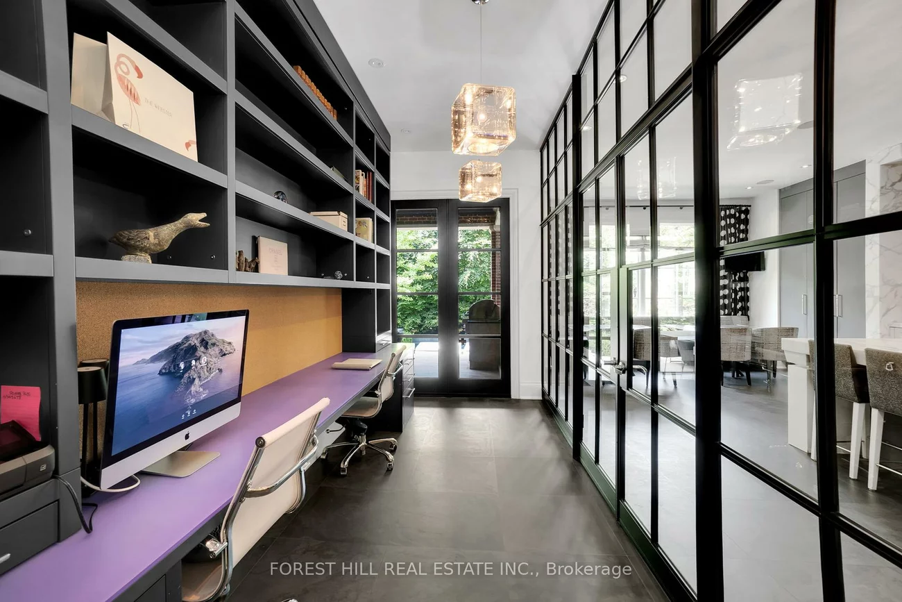 12, Burmont, Forest Hill North, Toronto