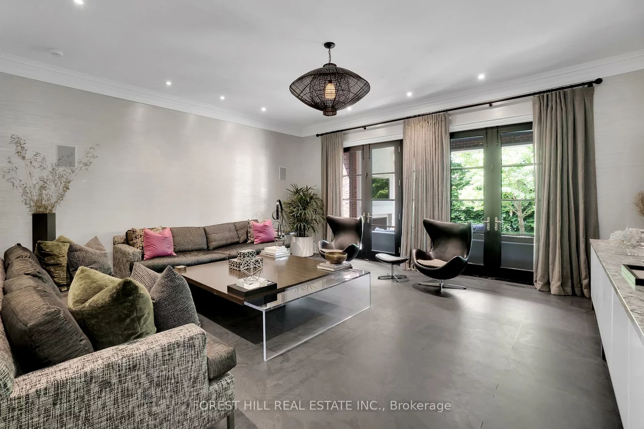 12, Burmont, Forest Hill North, Toronto