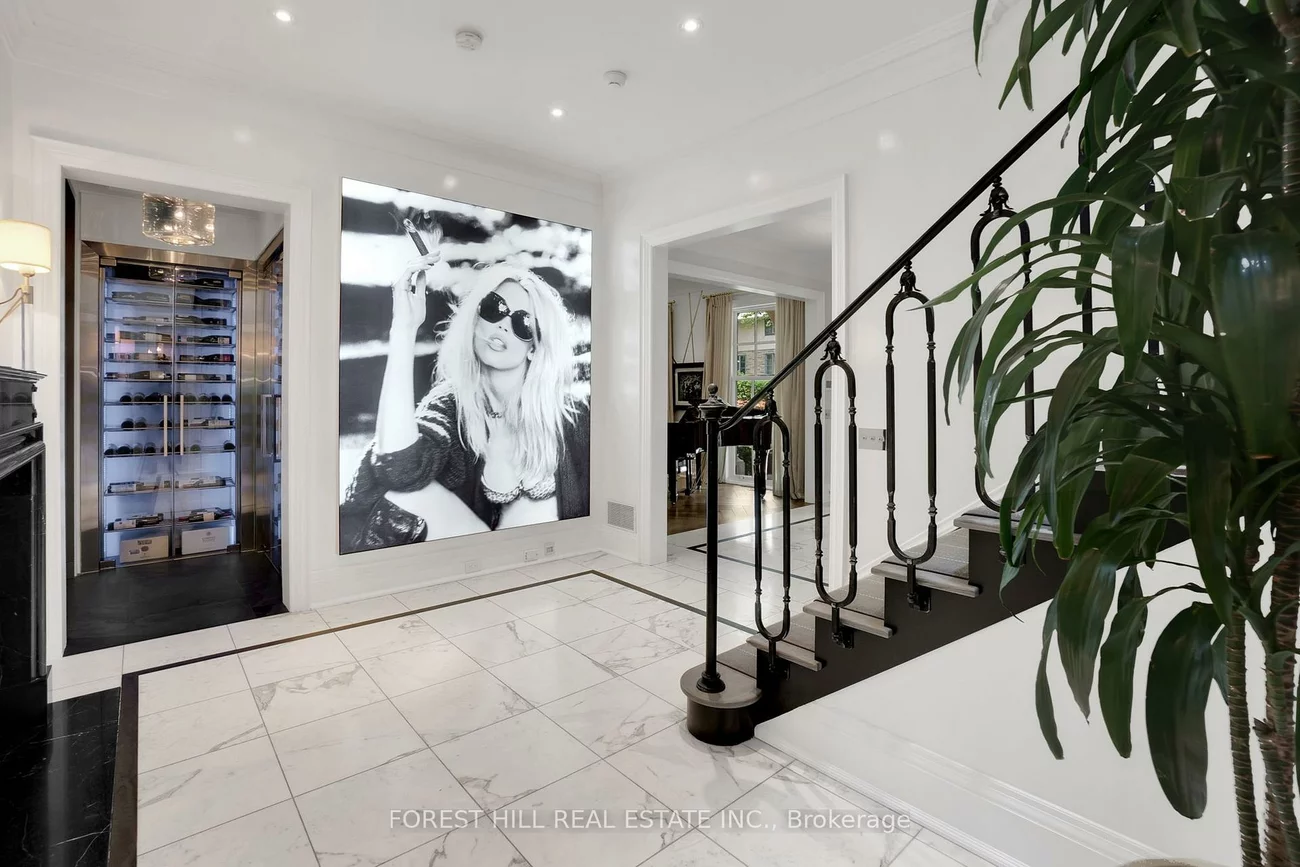 12, Burmont, Forest Hill North, Toronto