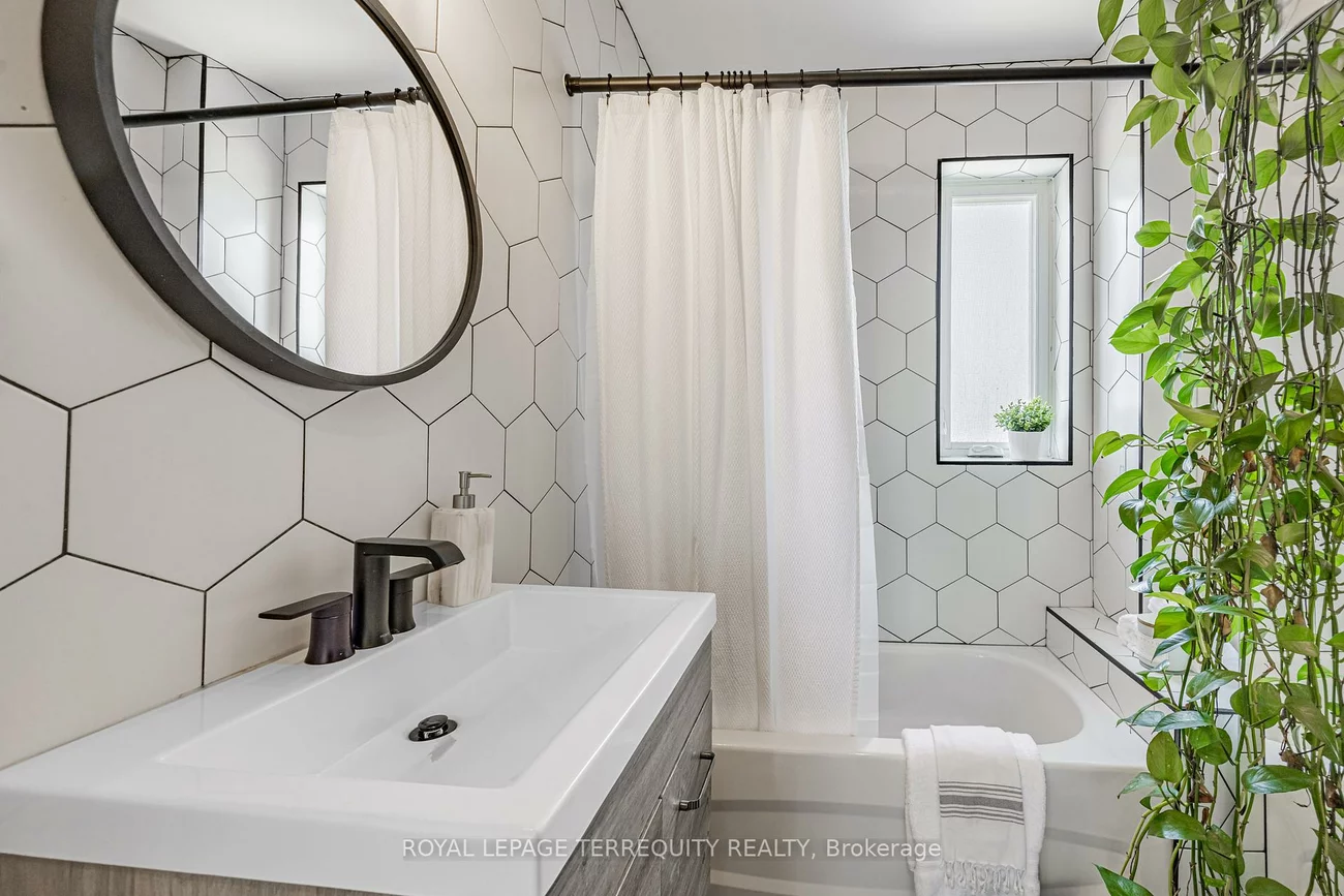 34, O'Leary, Oakwood Village, Toronto