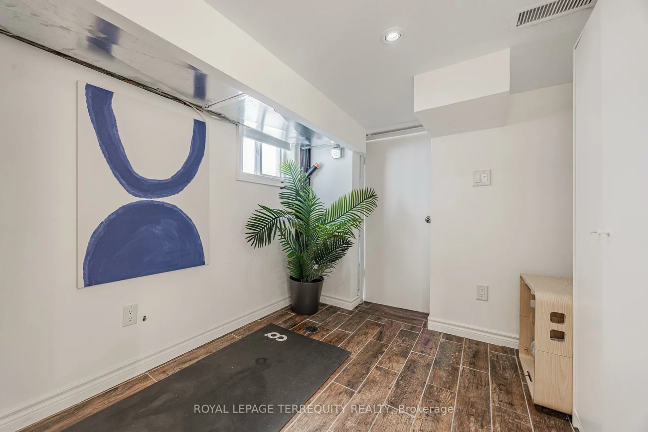 34, O'Leary, Oakwood Village, Toronto