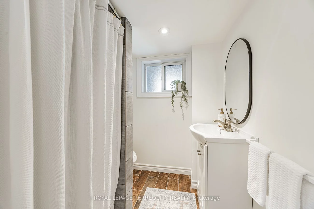 34, O'Leary, Oakwood Village, Toronto