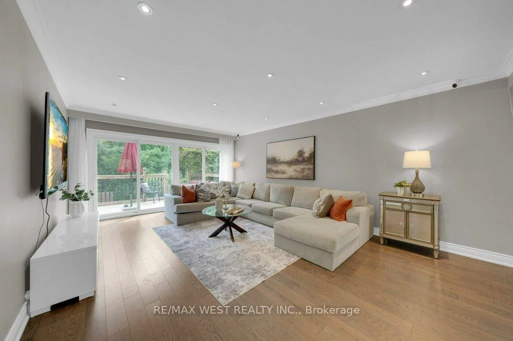 151, Brahms, Hillcrest Village, Toronto