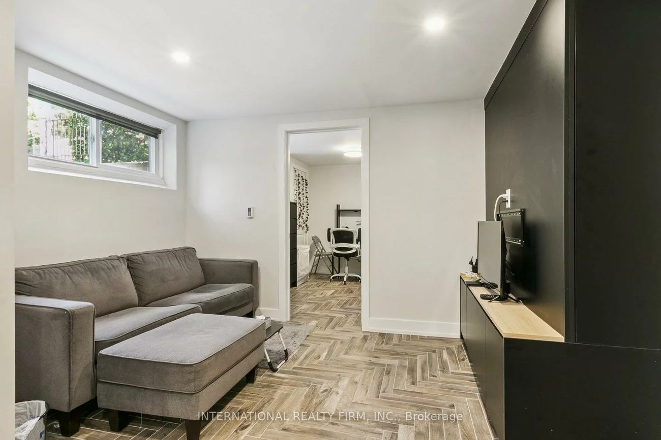 27, Treadgold, Parkwoods-Donalda, Toronto