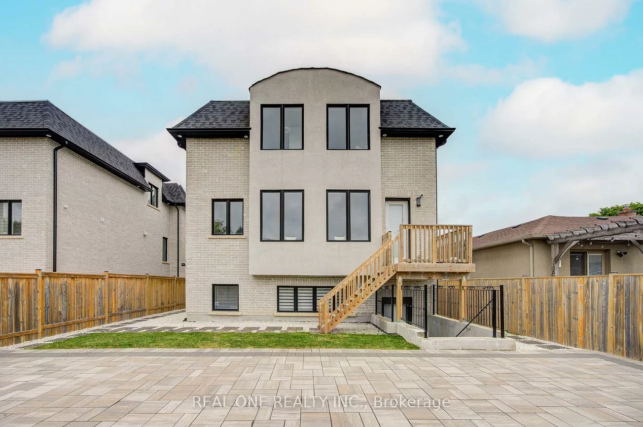 158, Waterloo, Bathurst Manor, Toronto
