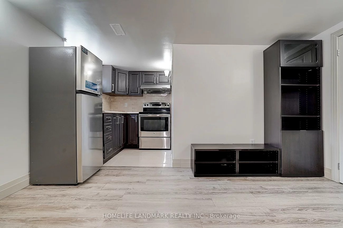 305, Connaught, Newtonbrook West, Toronto