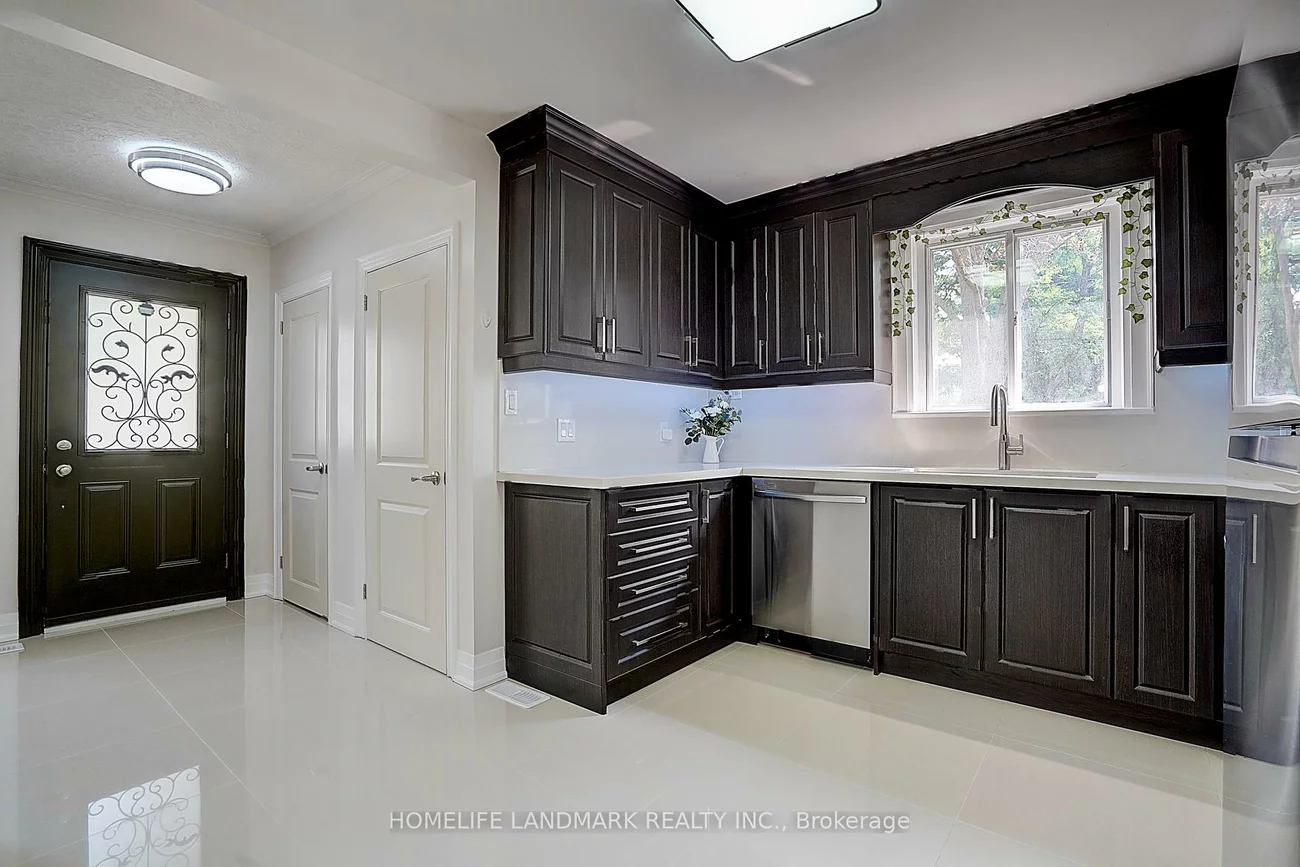 305, Connaught, Newtonbrook West, Toronto