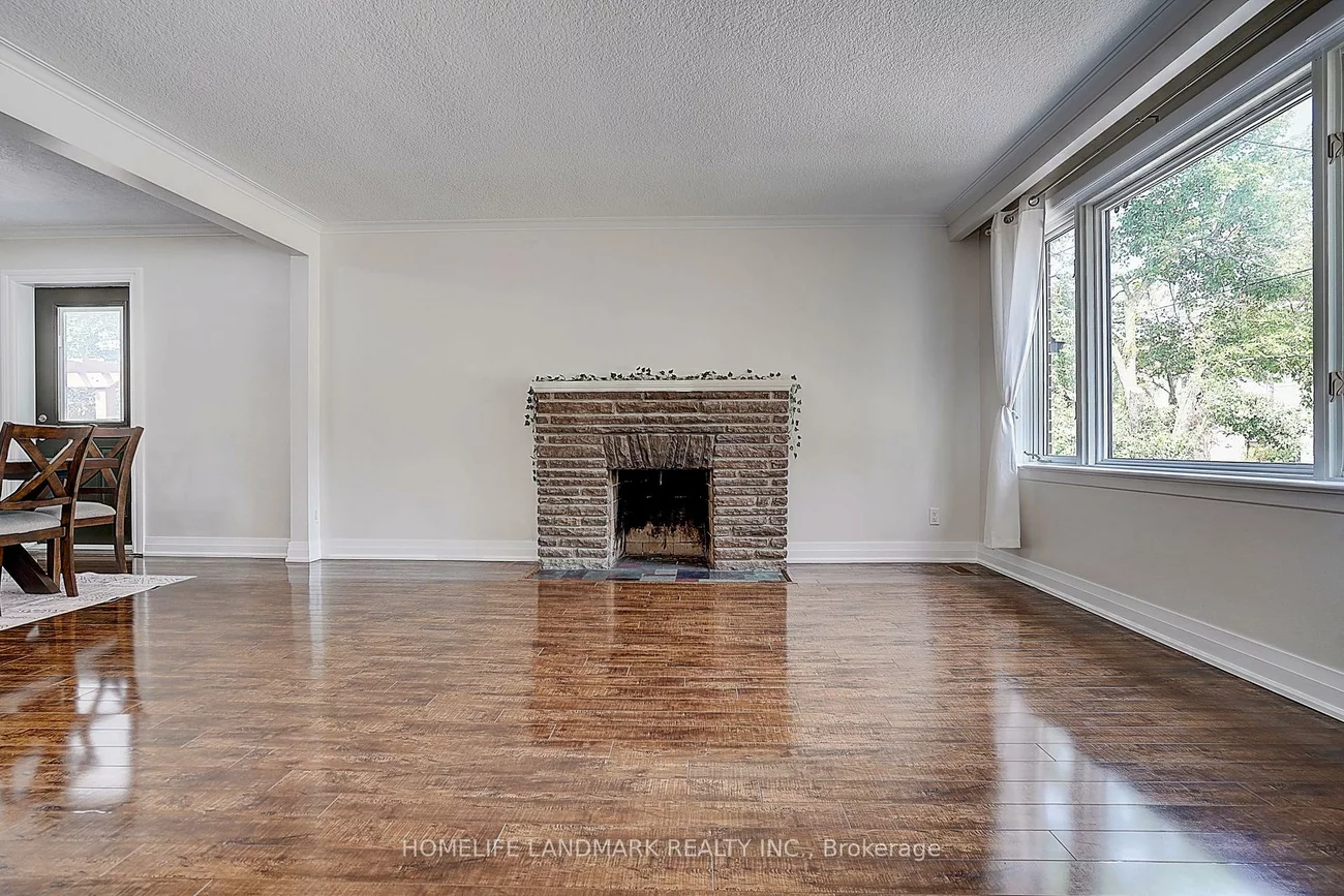 305, Connaught, Newtonbrook West, Toronto