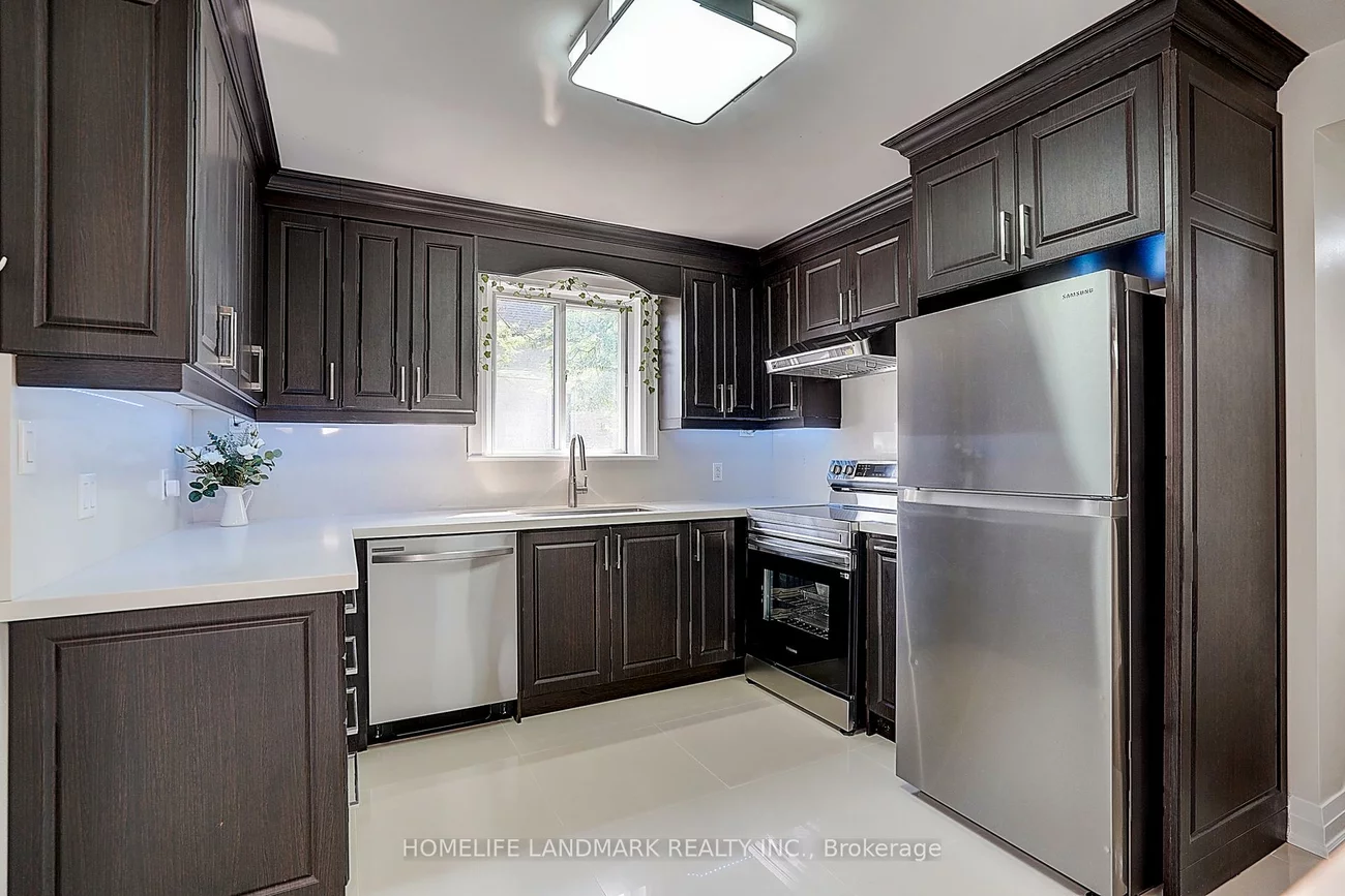 305, Connaught, Newtonbrook West, Toronto