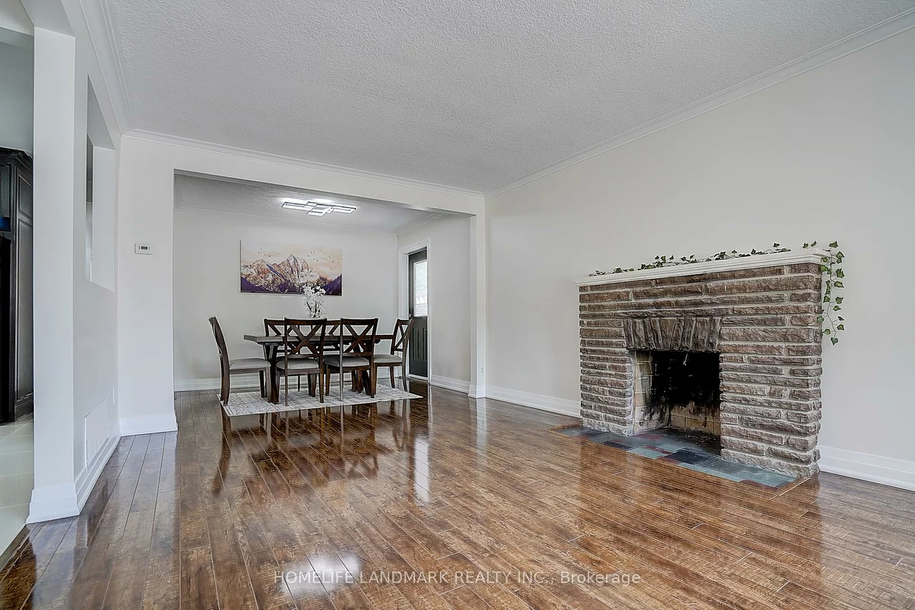305, Connaught, Newtonbrook West, Toronto