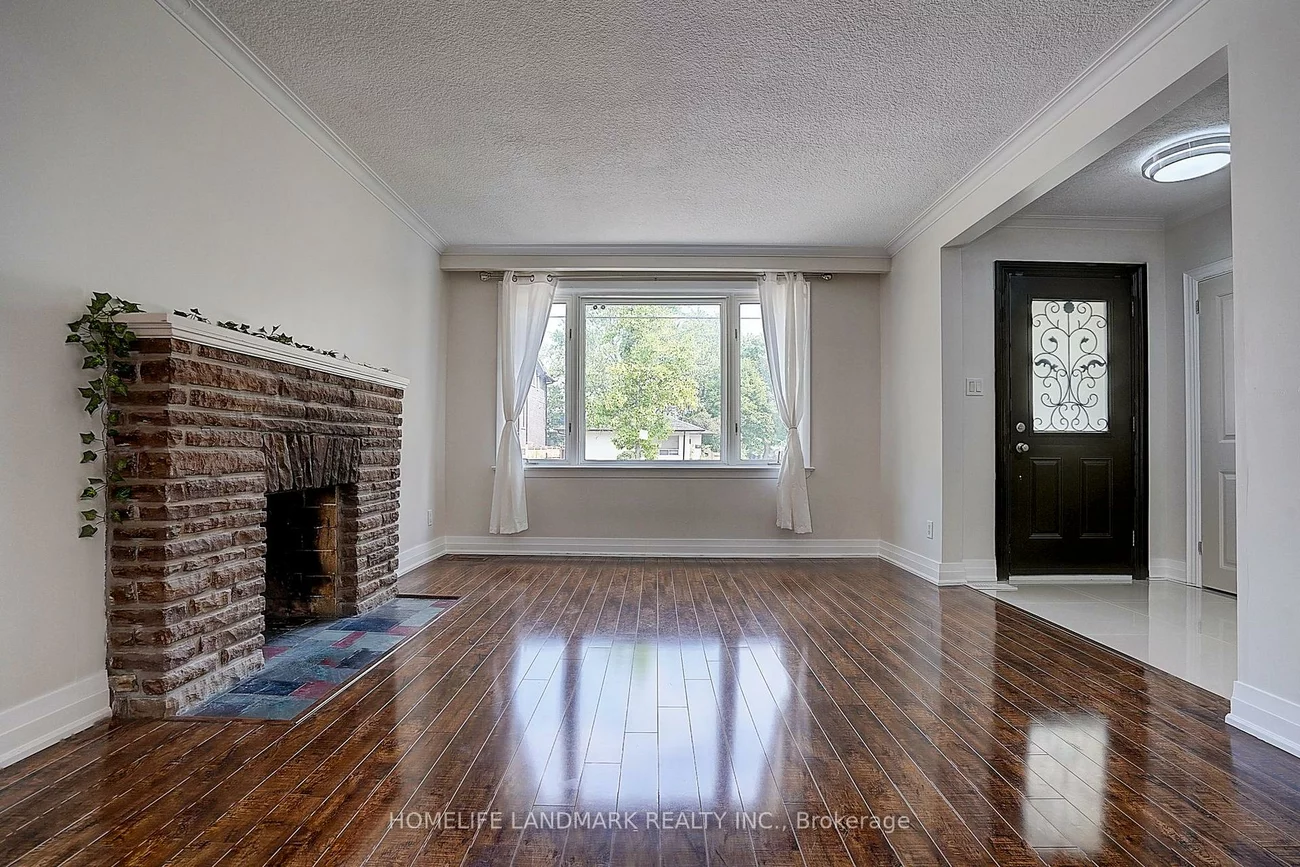 305, Connaught, Newtonbrook West, Toronto