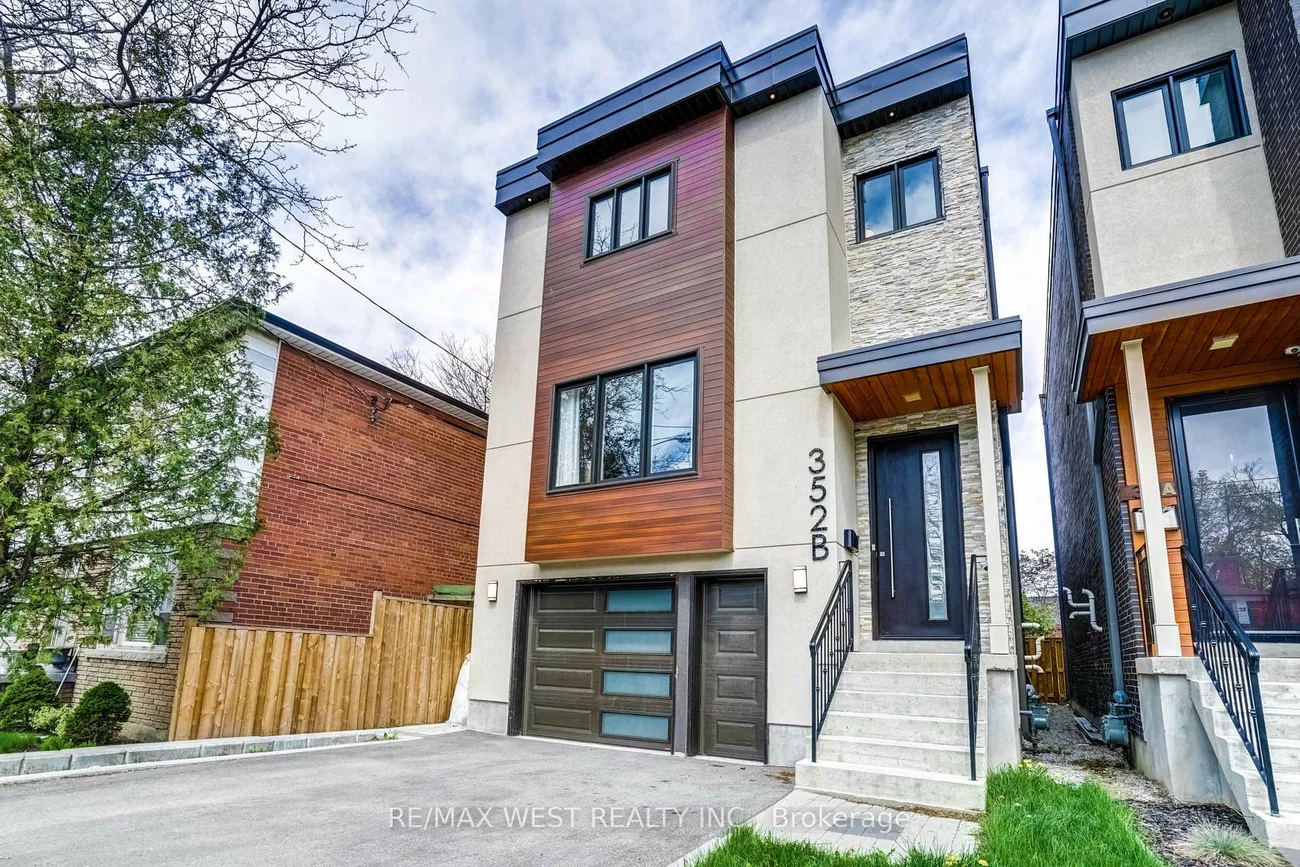 352B, Lawrence, Bedford Park-Nortown, Toronto