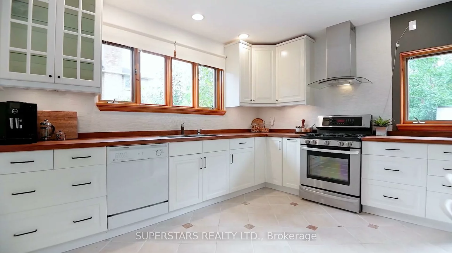 51, Abitibi, Newtonbrook East, Toronto