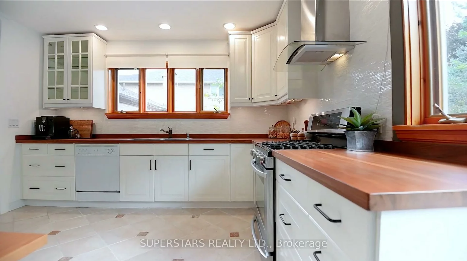 51, Abitibi, Newtonbrook East, Toronto