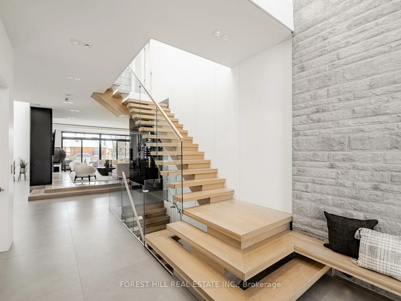 77, Risebrough, Newtonbrook East, Toronto