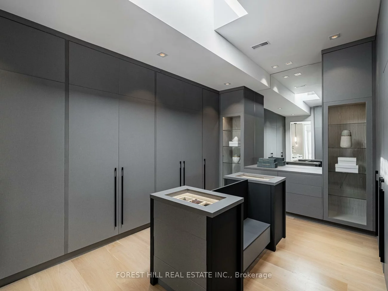 77, Risebrough, Newtonbrook East, Toronto