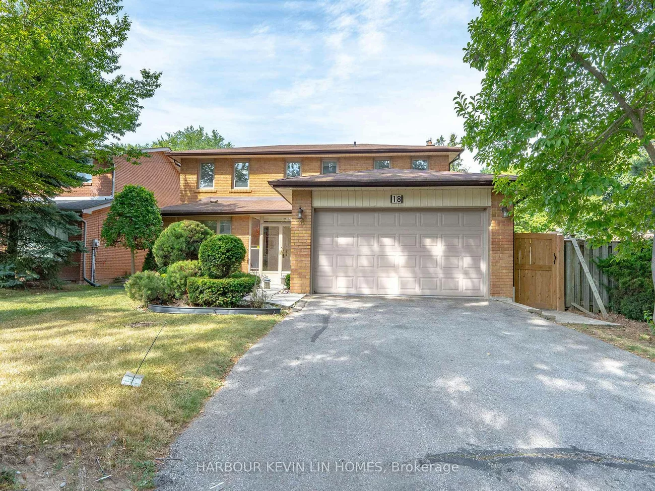 18, Whitman, Newtonbrook East, Toronto
