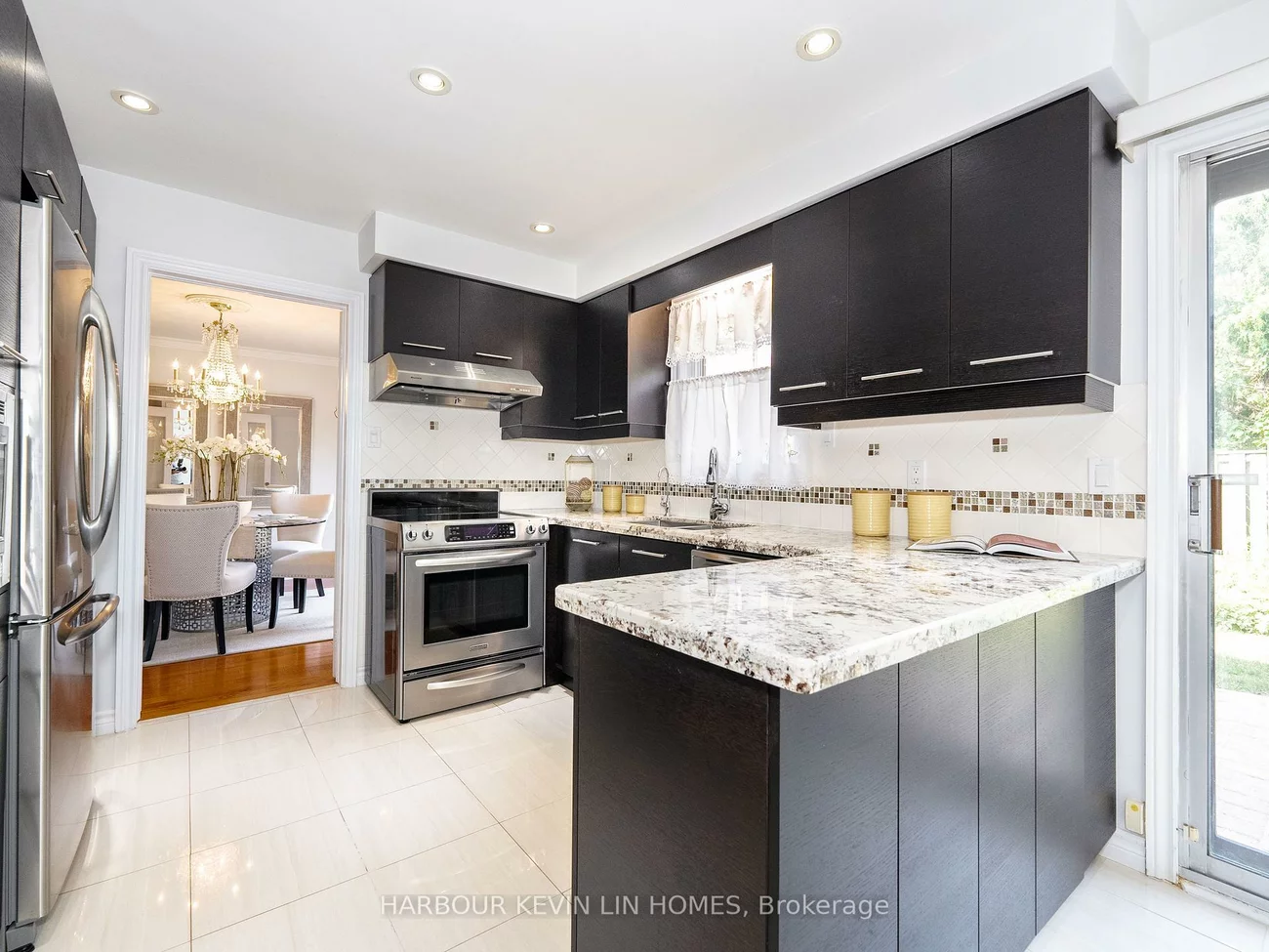 18, Whitman, Newtonbrook East, Toronto