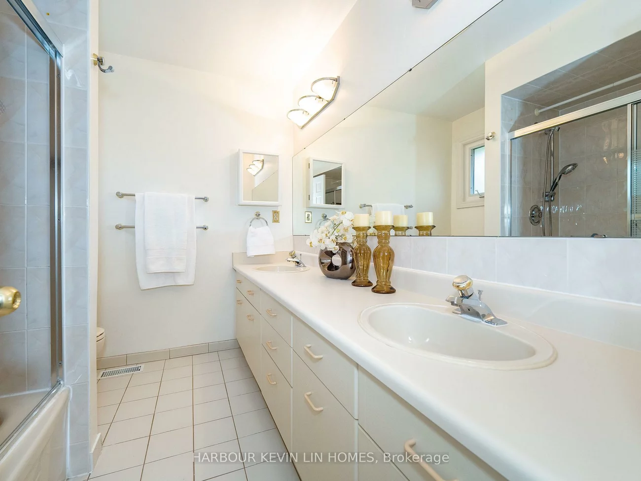 18, Whitman, Newtonbrook East, Toronto