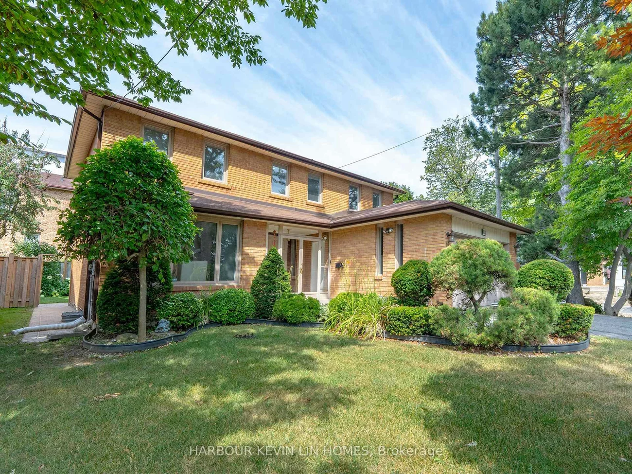 18, Whitman, Newtonbrook East, Toronto