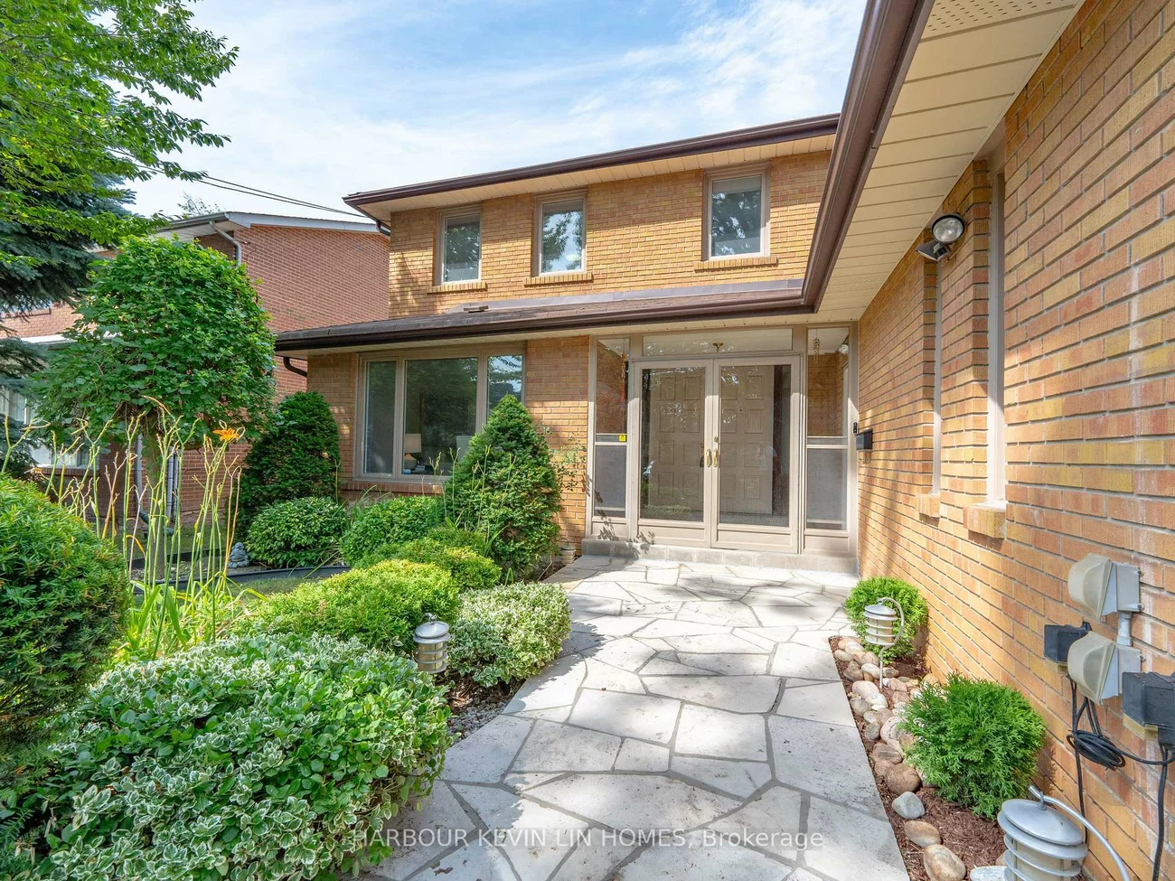 18, Whitman, Newtonbrook East, Toronto