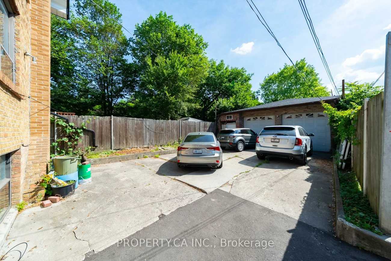 35, Pinewood, Humewood-Cedarvale, Toronto