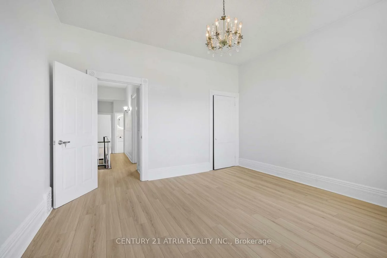 81, Montrose, Trinity-Bellwoods, Toronto