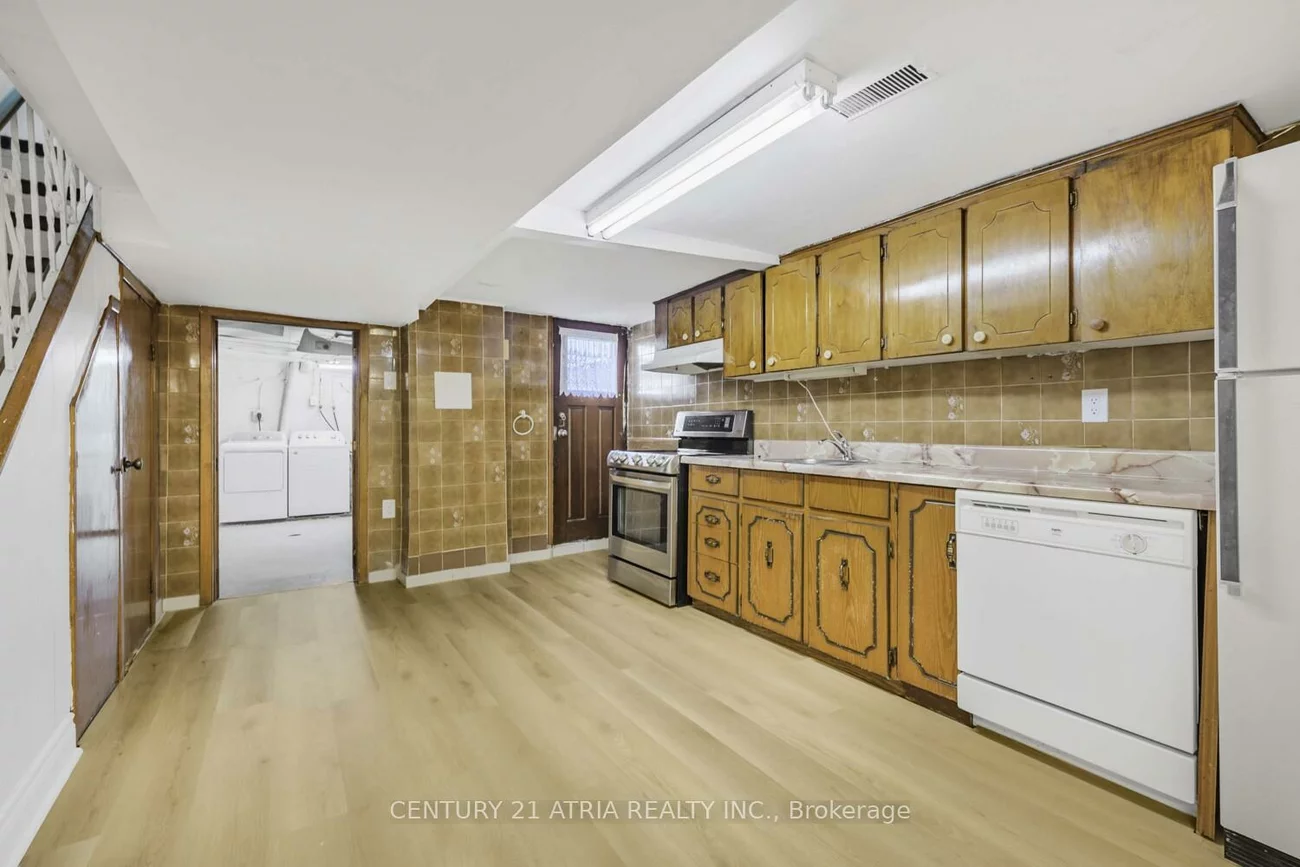 81, Montrose, Trinity-Bellwoods, Toronto