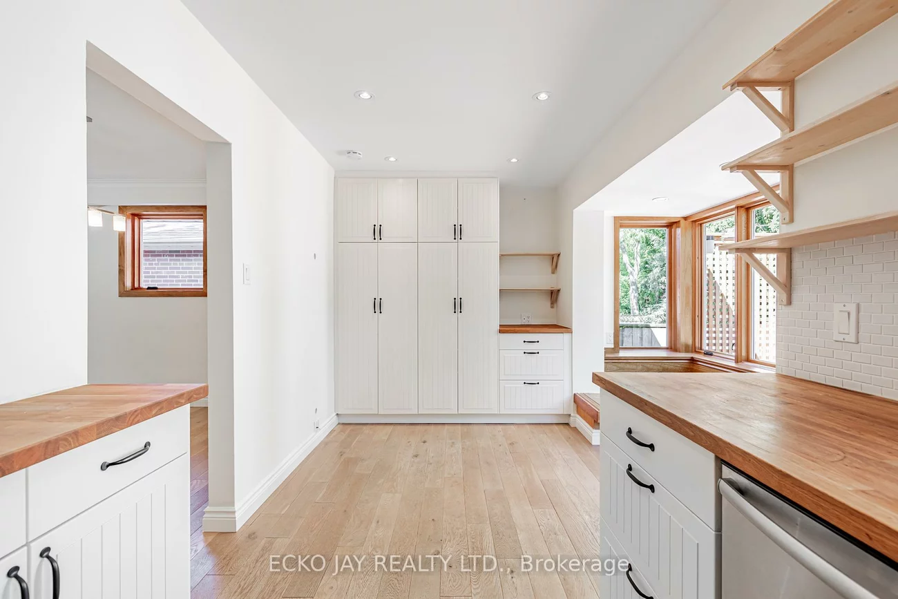 66, Lesgay, Don Valley Village, Toronto