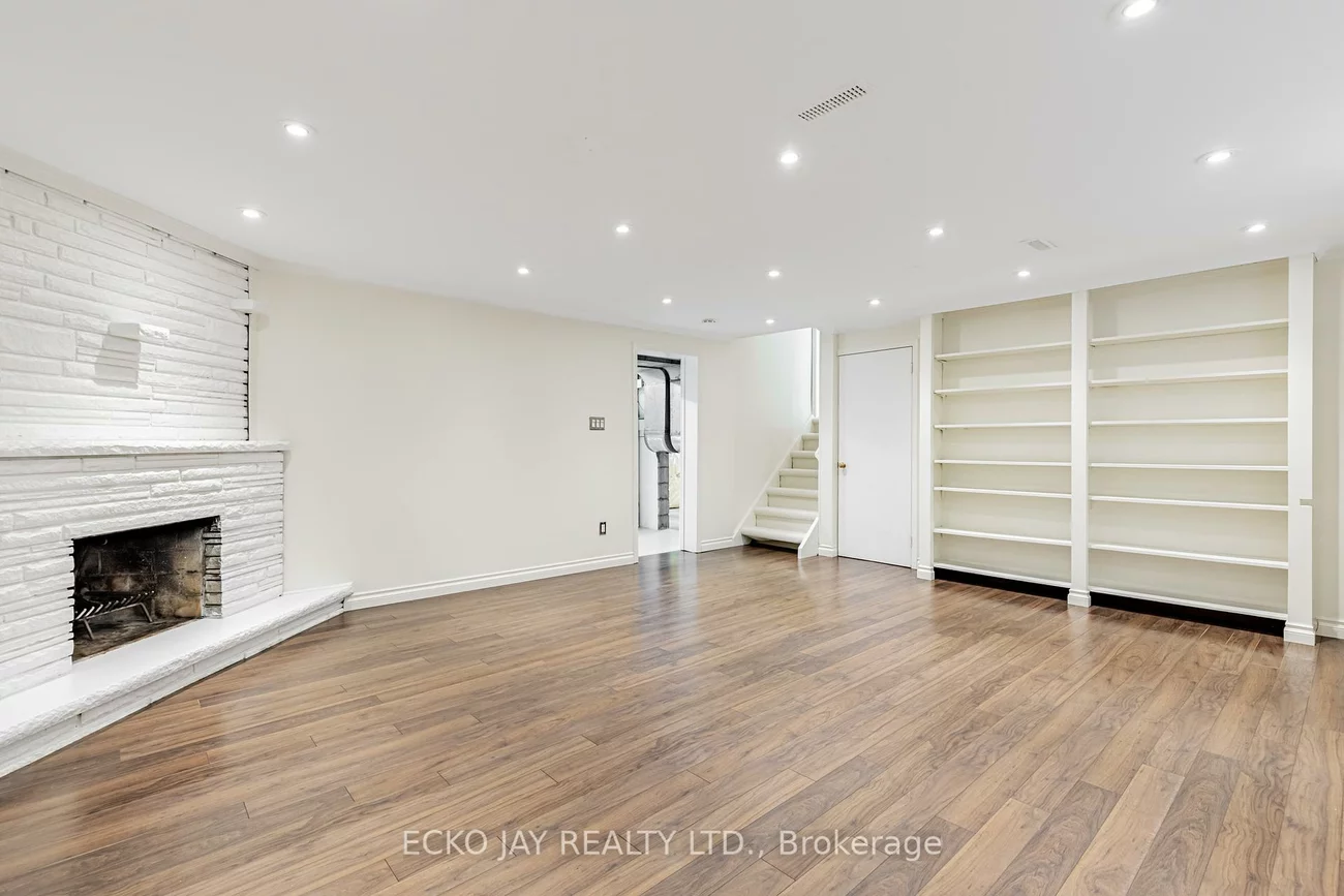 66, Lesgay, Don Valley Village, Toronto