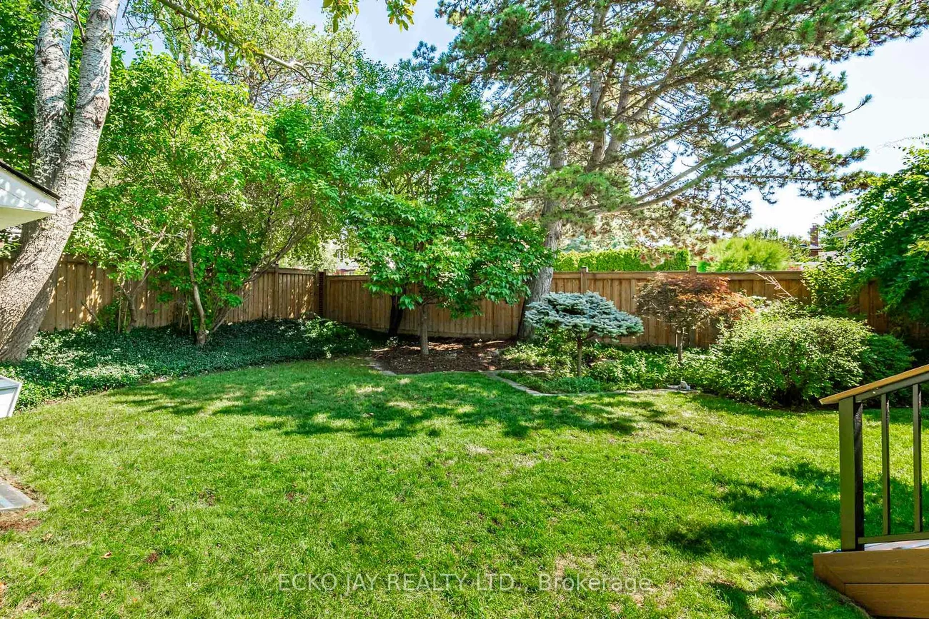 66, Lesgay, Don Valley Village, Toronto