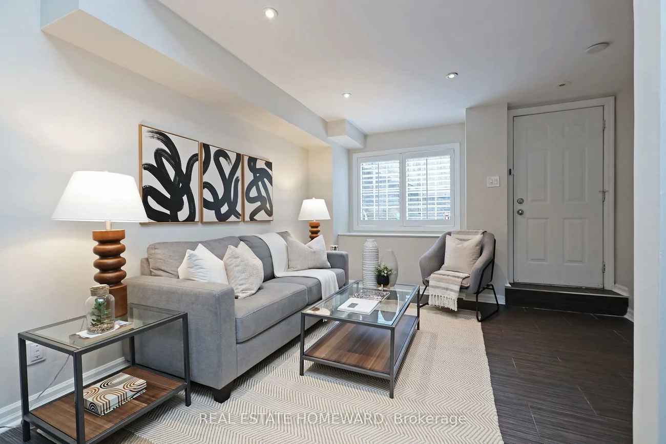 6, Wellesley, Cabbagetown-South St. James Town, Toronto