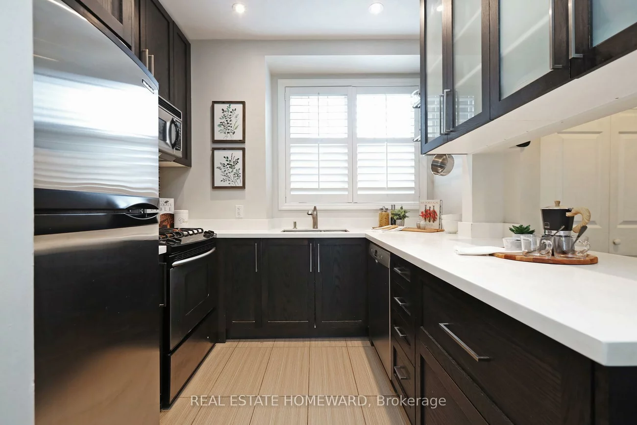 6, Wellesley, Cabbagetown-South St. James Town, Toronto
