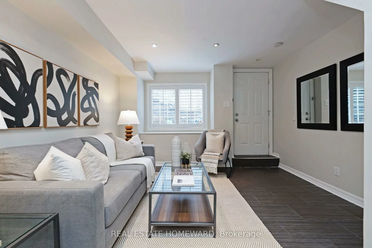 6, Wellesley, Cabbagetown-South St. James Town, Toronto